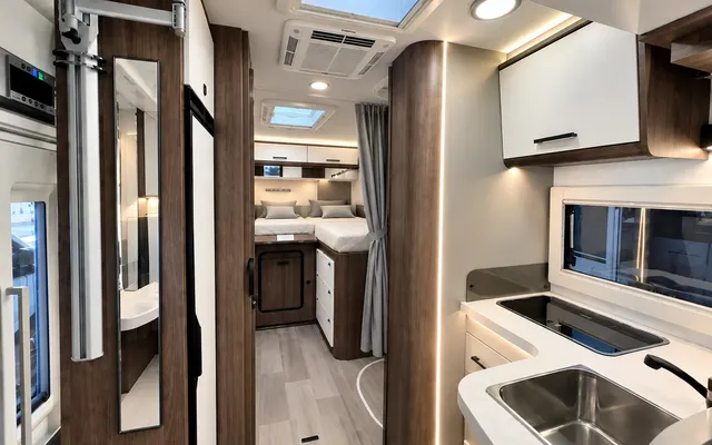 Interior de la autocaravana NaturGo recién limpiado e higienizado